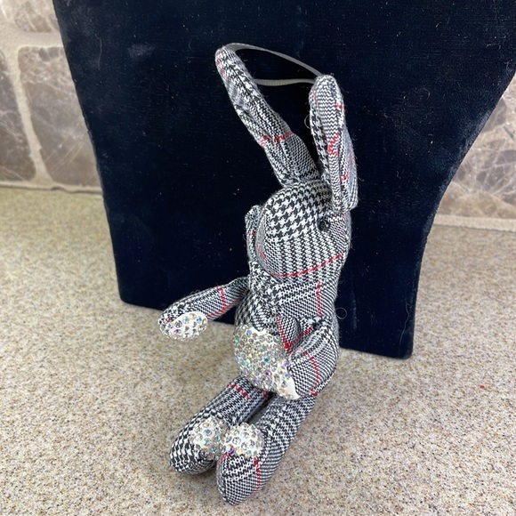 HOUNDSTOOTH BUNNY!  BLACK/WHITE/STRIPE OF RED & RHINESTONES - Picture 3 of 10